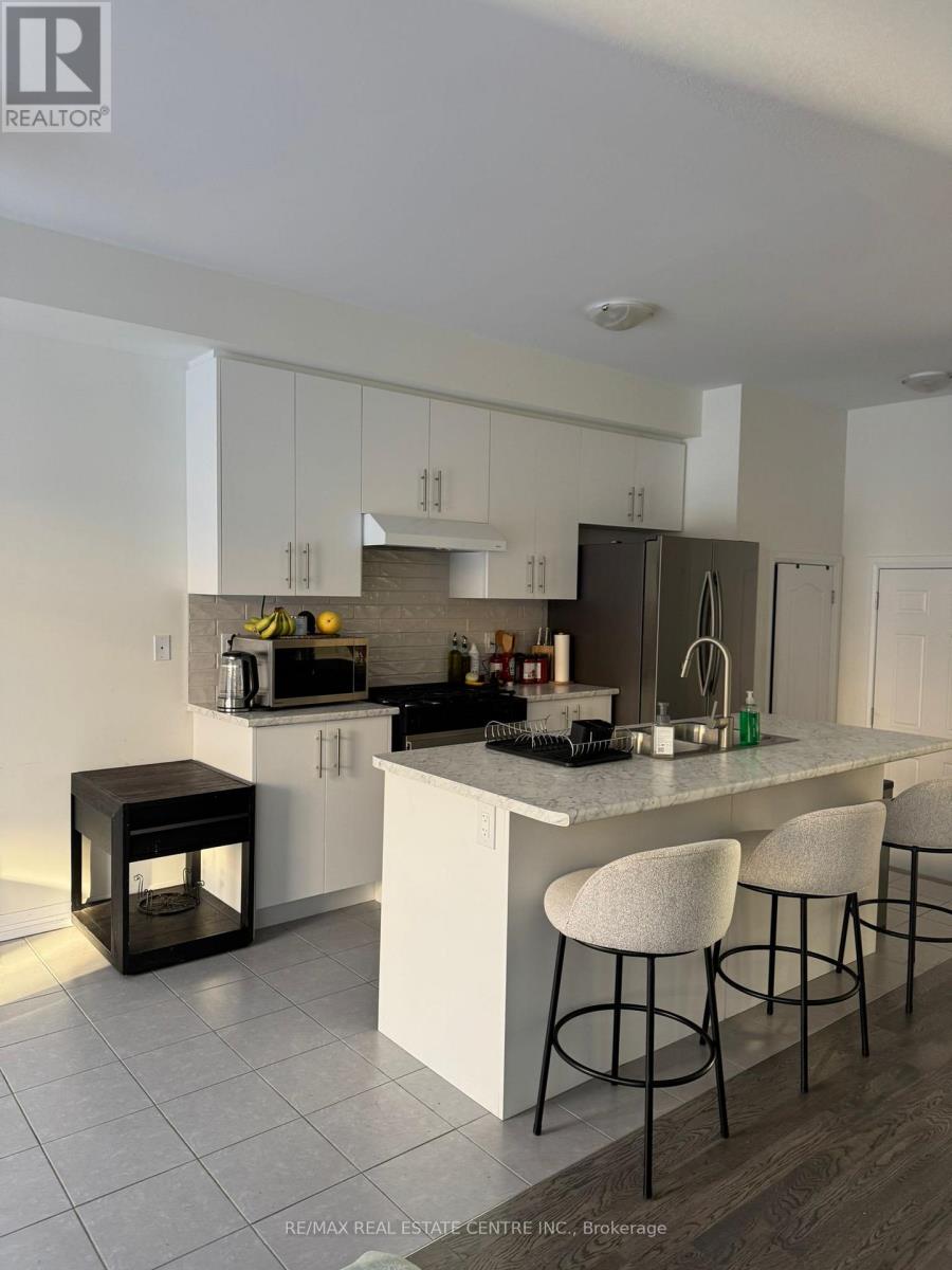 98 Granville Crescent, Haldimand, Ontario  N3W 0J5 - Photo 3 - X12534064