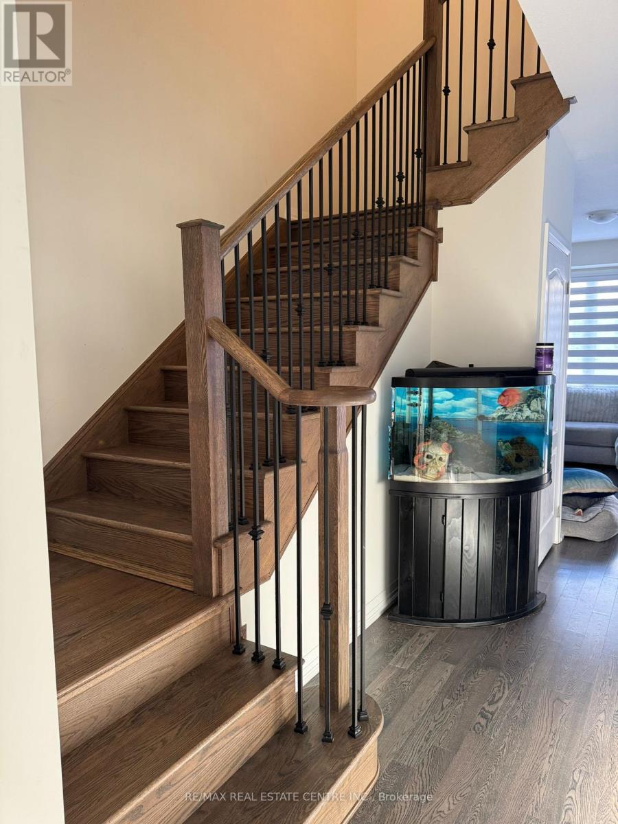 98 Granville Crescent, Haldimand, Ontario  N3W 0J5 - Photo 5 - X12534064