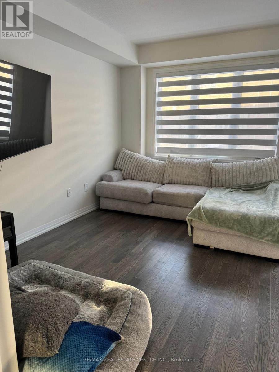 98 Granville Crescent, Haldimand, Ontario  N3W 0J5 - Photo 7 - X12534064