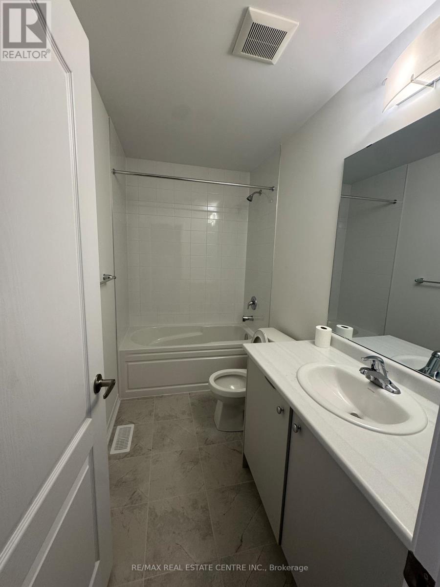 98 Granville Crescent, Haldimand, Ontario  N3W 0J5 - Photo 9 - X12534064