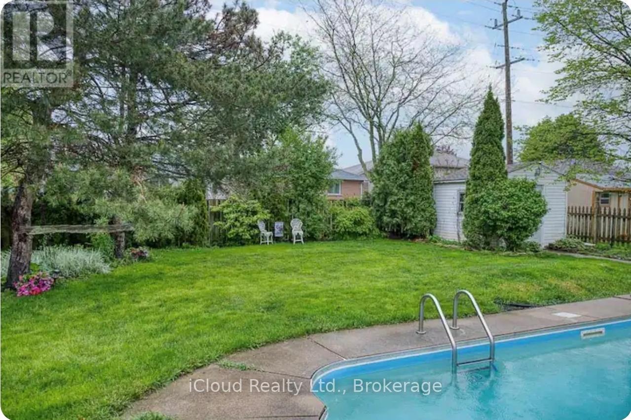 38 Stokes Road, St. Thomas, Ontario  N5R 5W7 - Photo 16 - X12534108