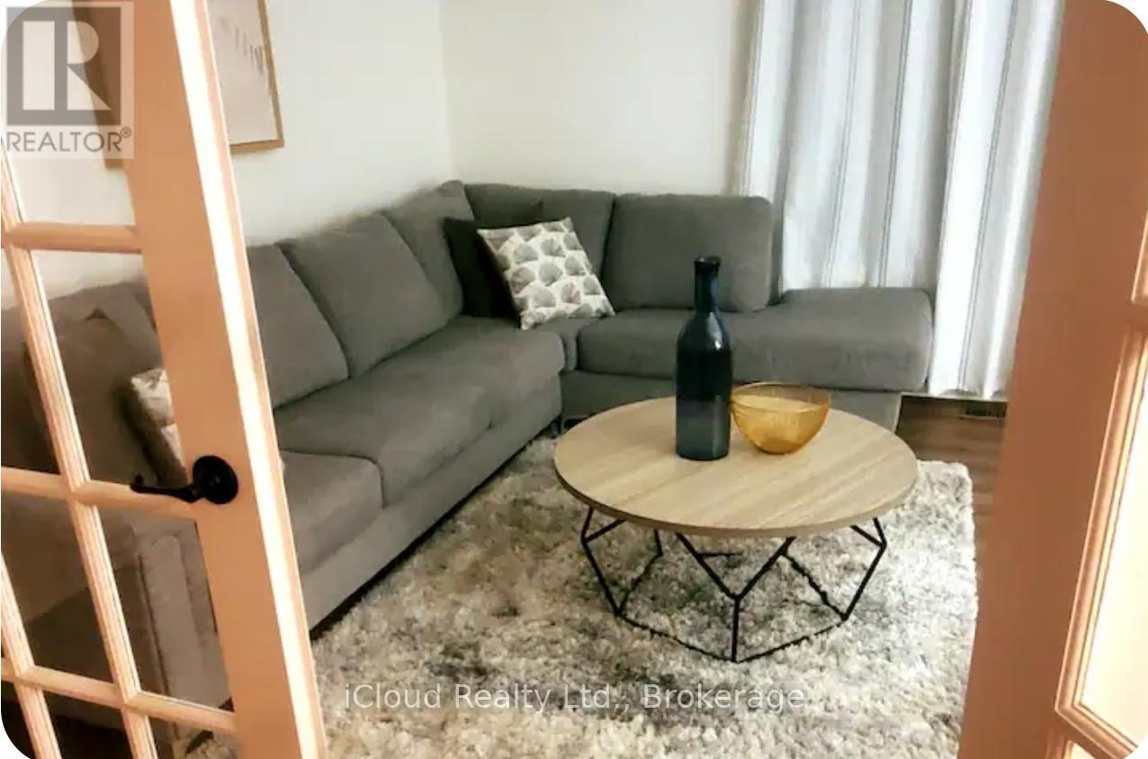 38 Stokes Road, St. Thomas, Ontario  N5R 5W7 - Photo 3 - X12534108