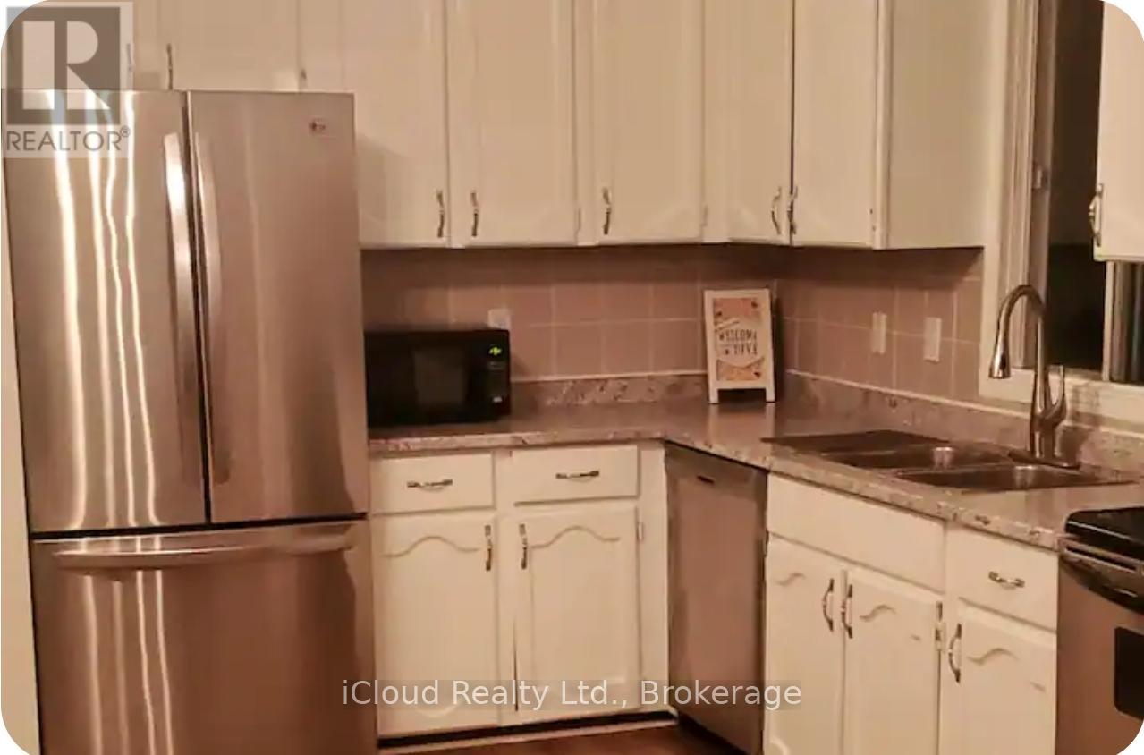 38 Stokes Road, St. Thomas, Ontario  N5R 5W7 - Photo 5 - X12534108