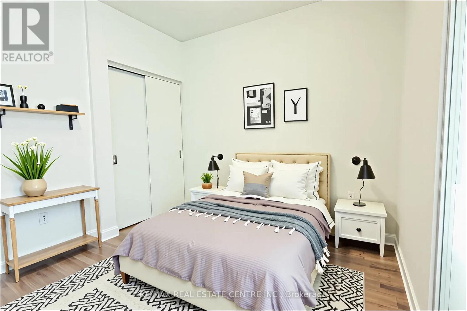 1803 - 5 Wellington Street S, Kitchener, Ontario  N2G 0E3 - Photo 2 - X12534126