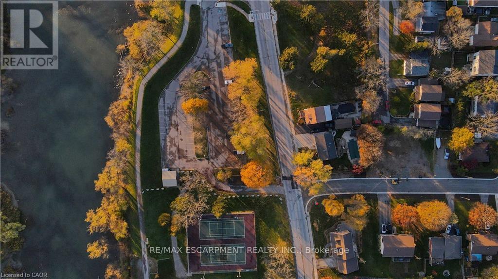 31 Inverness Street, Haldimand, Ontario  N3W 1B2 - Photo 9 - X12534152