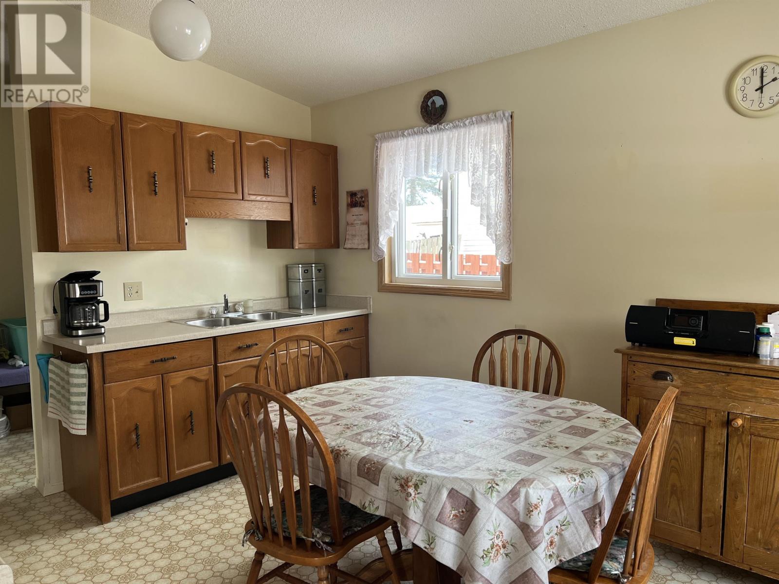 32 Hemlo Dr, Marathon, Ontario  P0T 2E0 - Photo 4 - TB253449