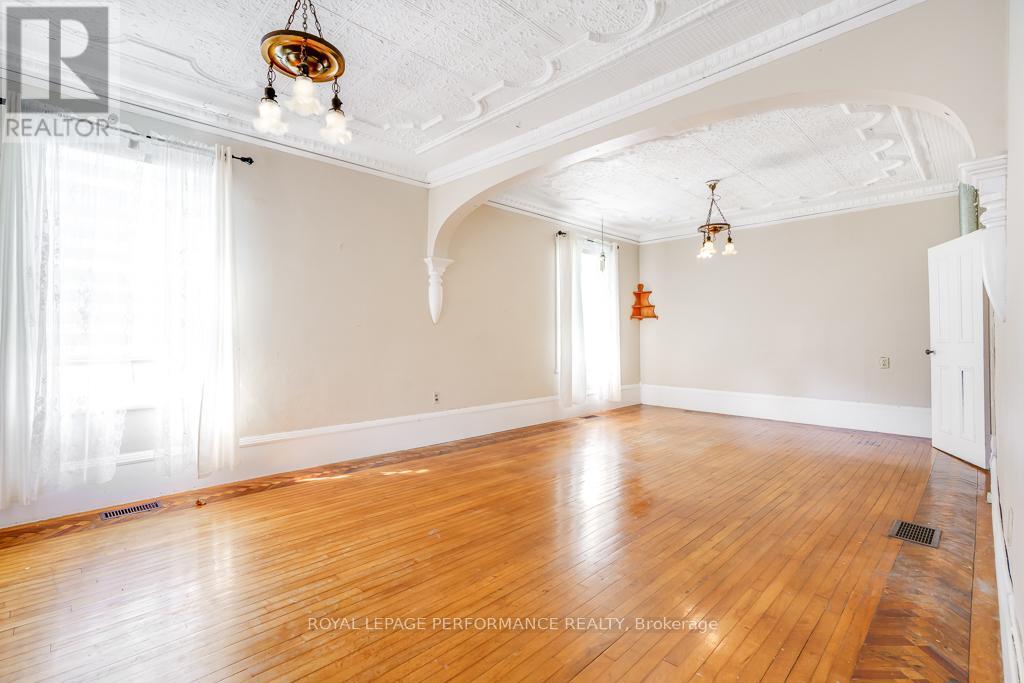 7 Spruce Street, South Glengarry, Ontario  K0C 1N0 - Photo 9 - X12534254