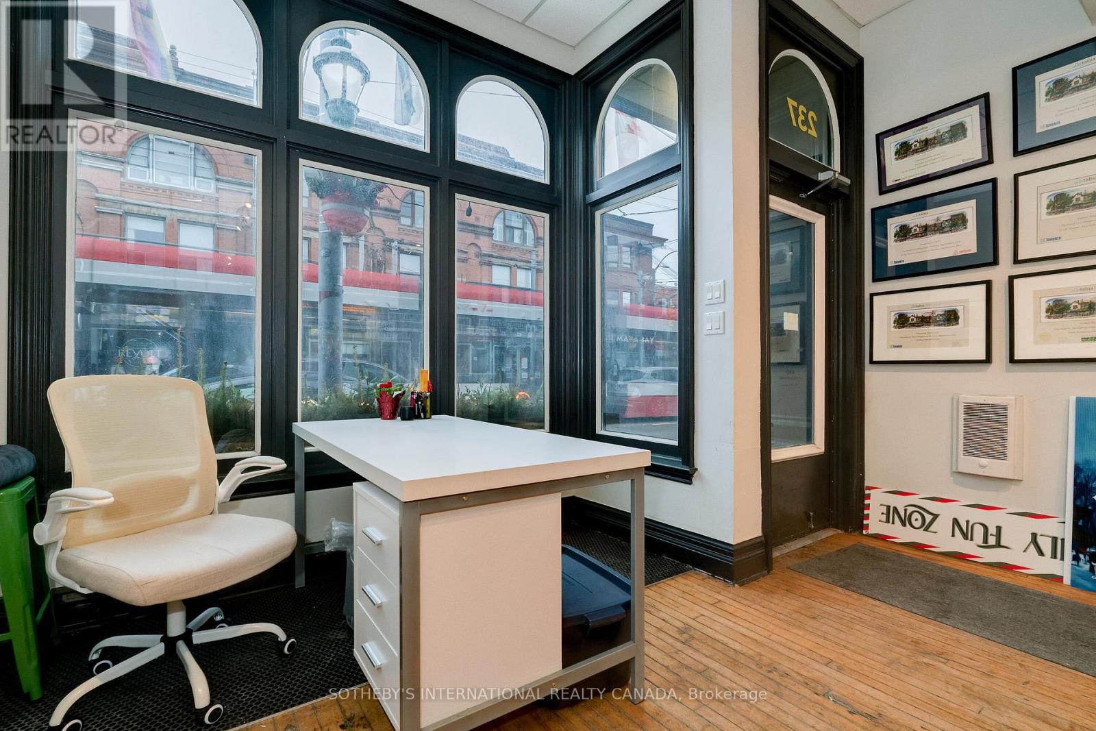 237 Carlton Street, Toronto, Ontario  M5A 2L2 - Photo 5 - C12534122