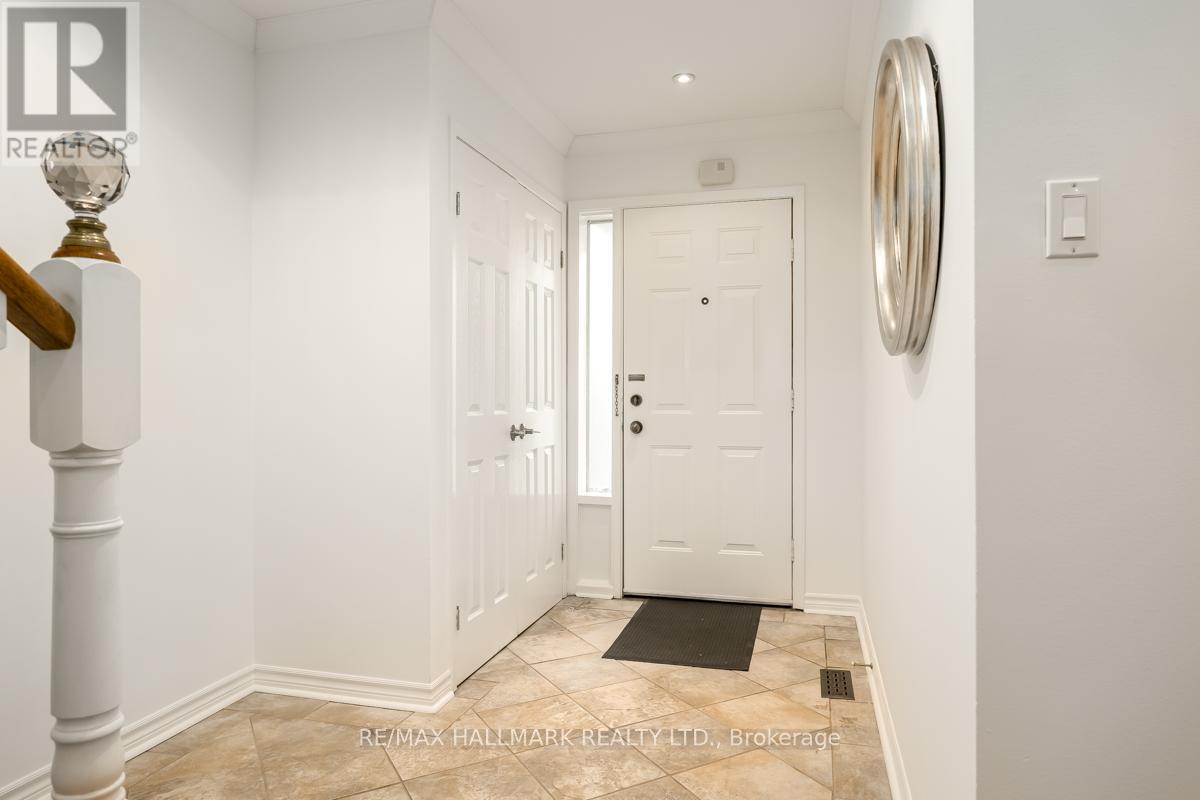 136 - 48 Crimson Millway, Toronto, Ontario  M2L 1T6 - Photo 2 - C12534260