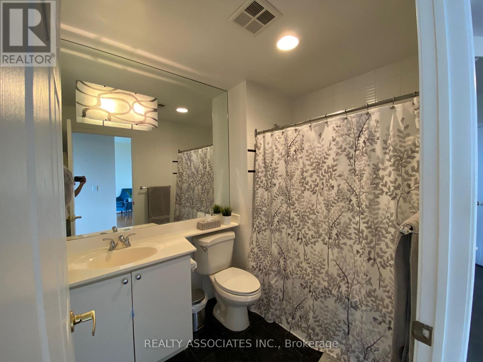 801 - 980 Yonge Street, Toronto, Ontario  M4W 3V8 - Photo 8 - C12534270