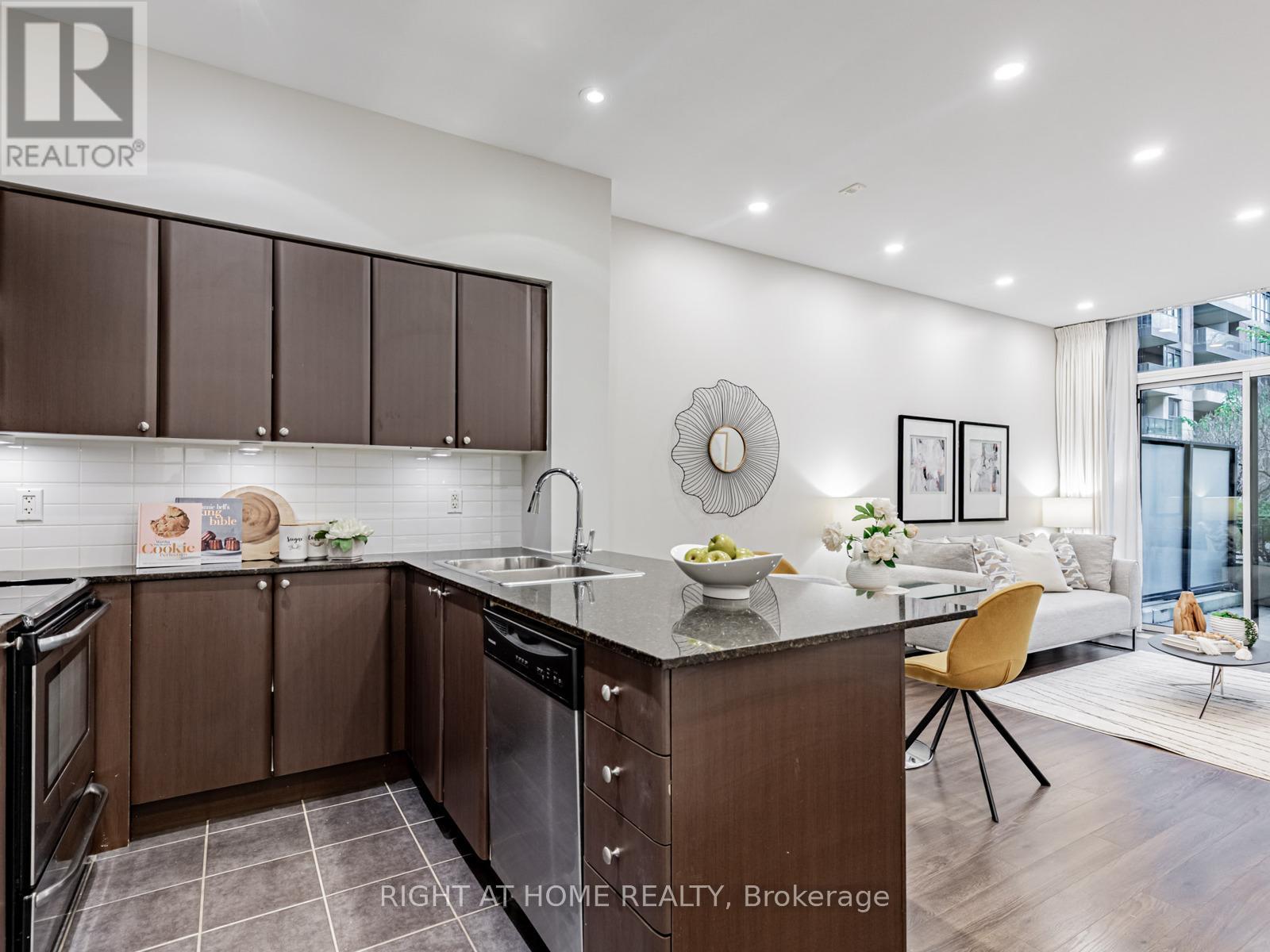 122 - 525 WILSON AVENUE, Toronto, Ontario