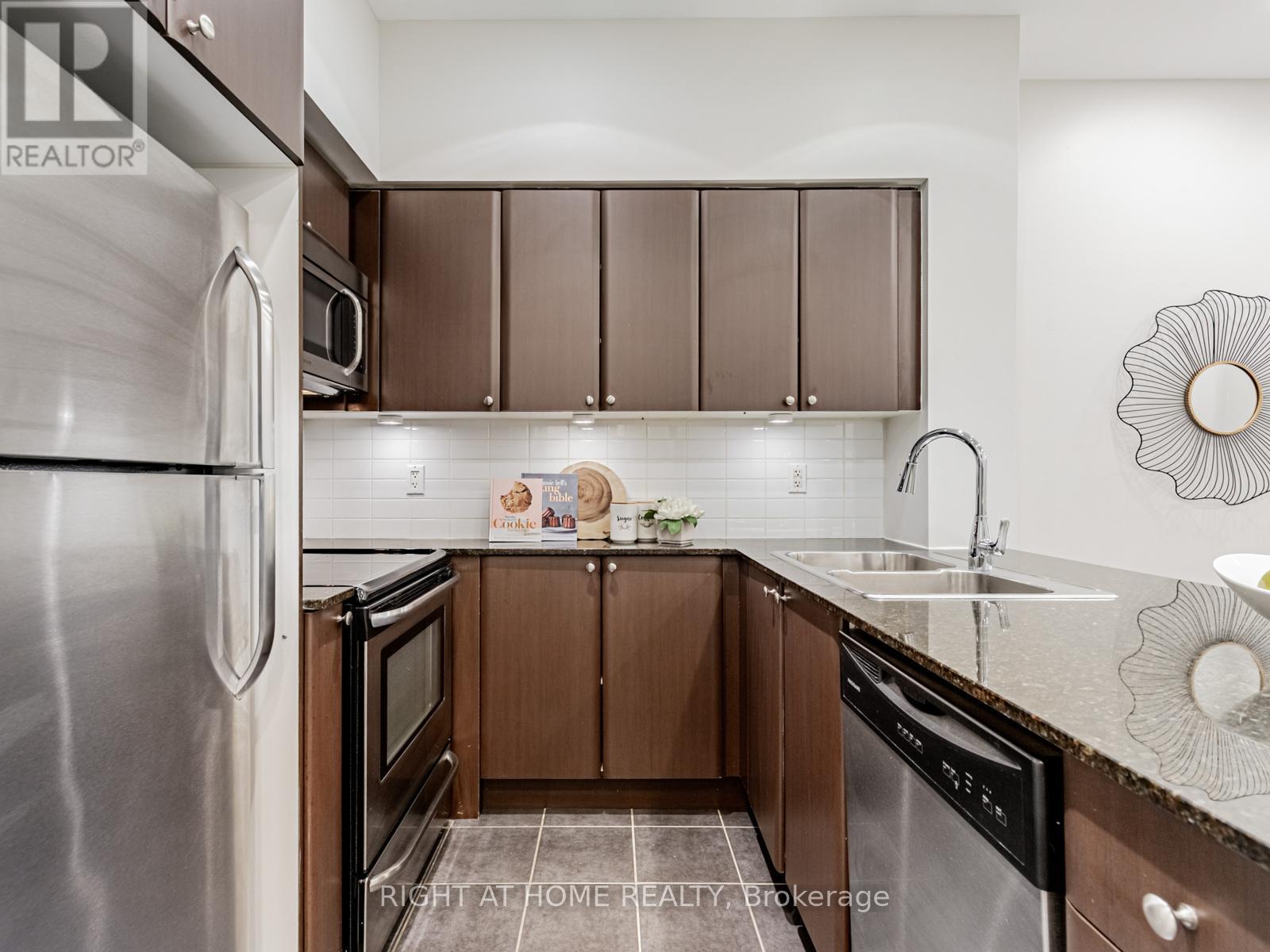 122 - 525 Wilson Avenue, Toronto, Ontario  M3H 0A7 - Photo 2 - C12534340