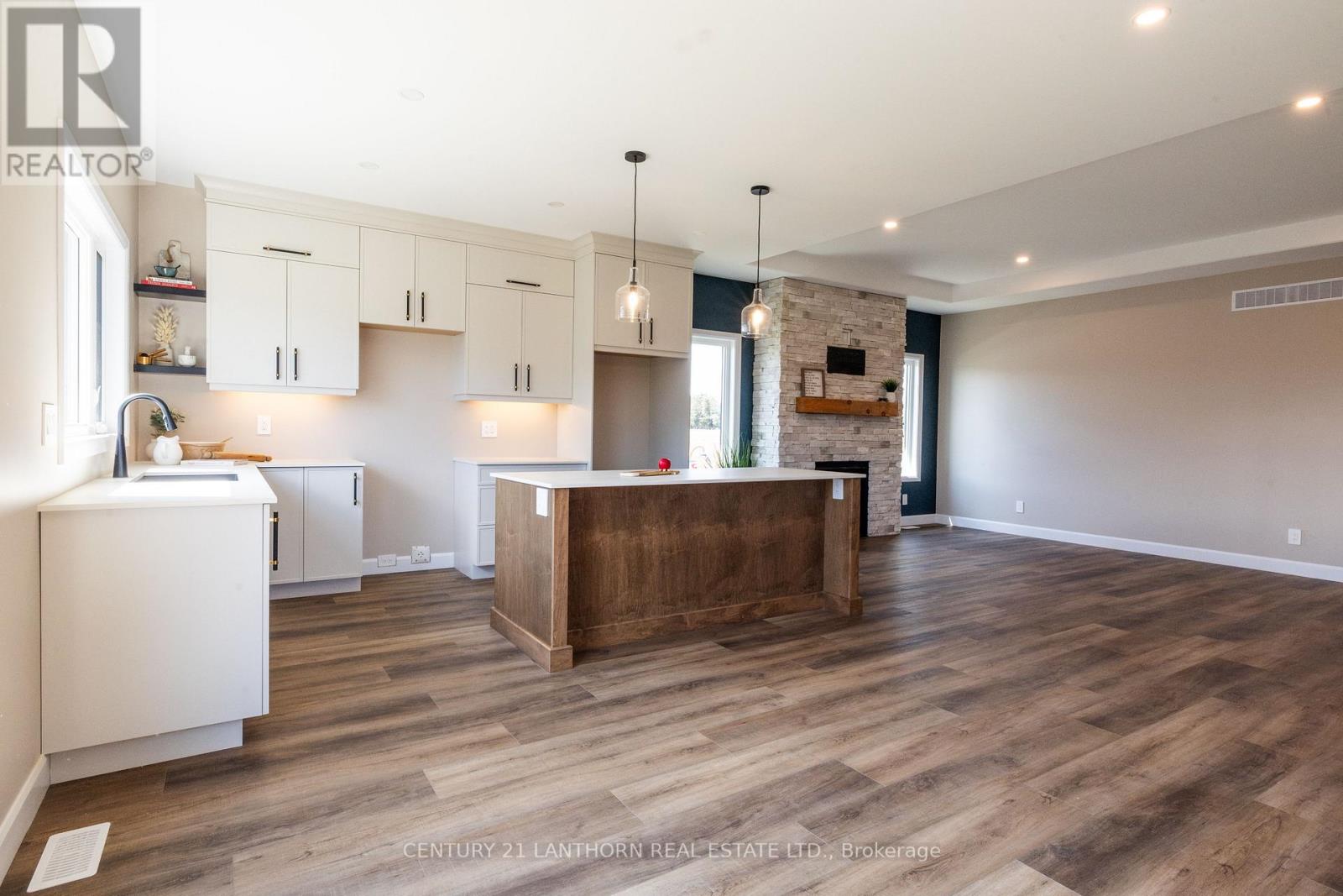 60 Hastings Park Drive, Belleville, Ontario  K8P 0H7 - Photo 11 - X12396269