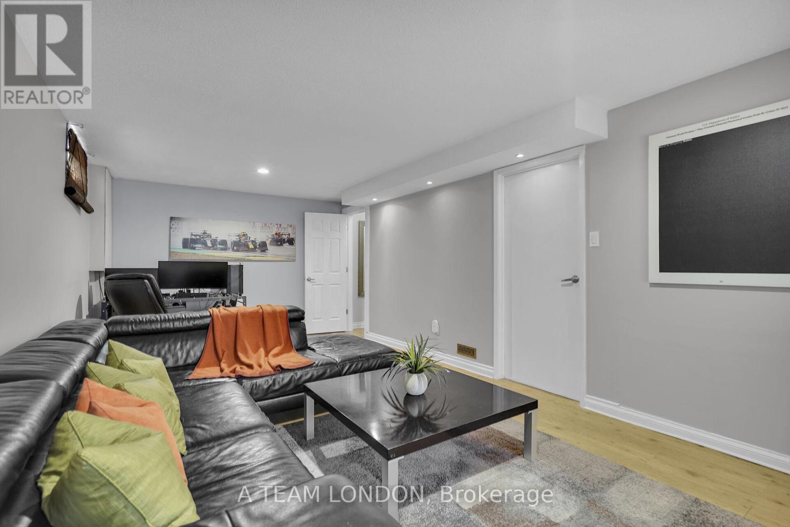 82 - 120 Centre Street, London South, Ontario N6J 4X4 - Photo 27 - X12459869