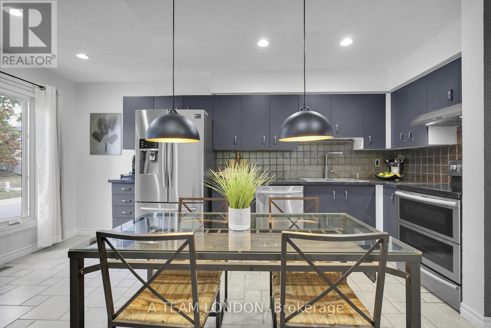 82 - 120 Centre Street, London South, Ontario N6J 4X4 - Photo 3 - X12459869