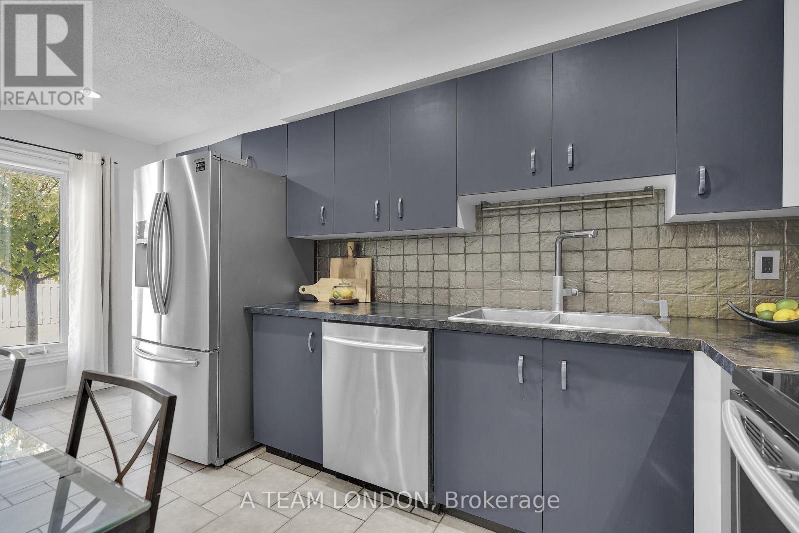 82 - 120 Centre Street, London South, Ontario N6J 4X4 - Photo 7 - X12459869