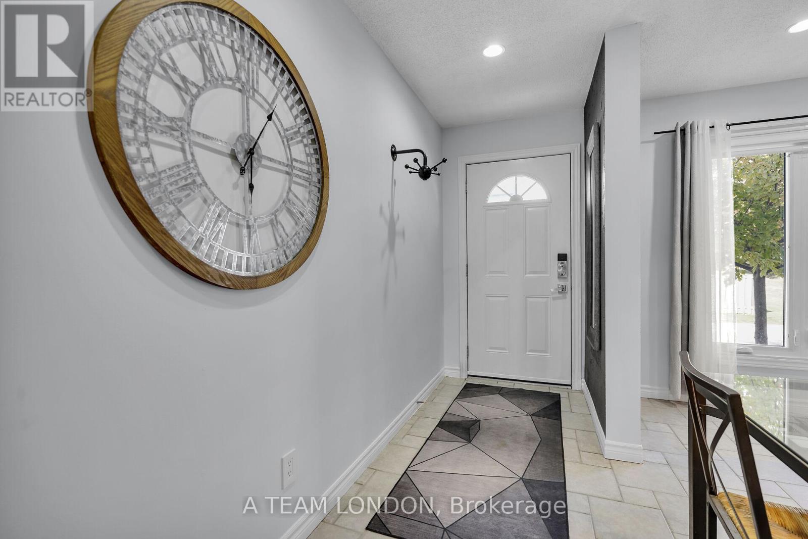 82 - 120 Centre Street, London South, Ontario N6J 4X4 - Photo 9 - X12459869