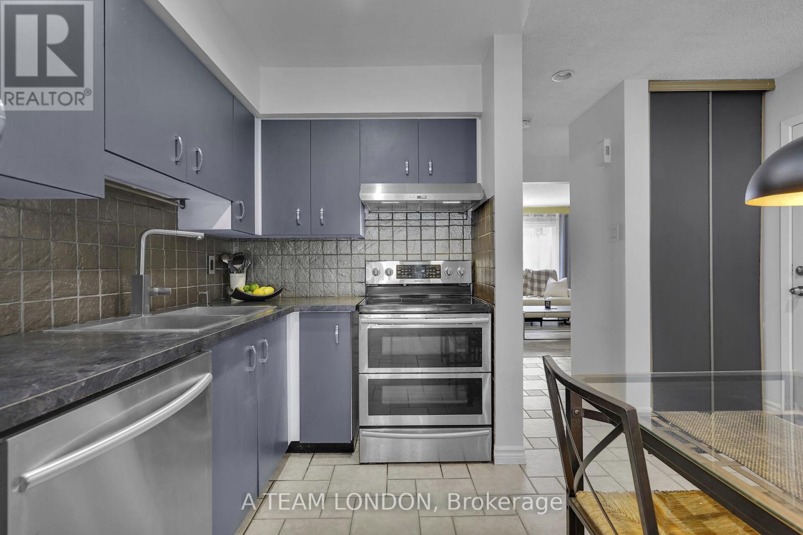 82 - 120 Centre Street, London South, Ontario N6J 4X4 - Photo 5 - X12459869