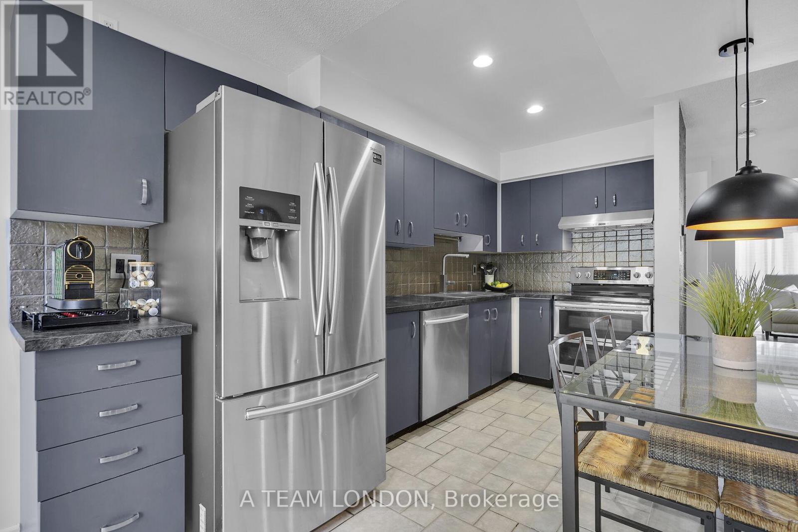 82 - 120 Centre Street, London South, Ontario N6J 4X4 - Photo 6 - X12459869