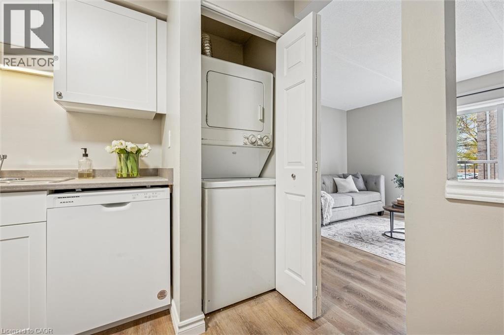 321 Northlake Drive Unit# 6, Waterloo, Ontario  N2V 1Z1 - Photo 19 - 40787552