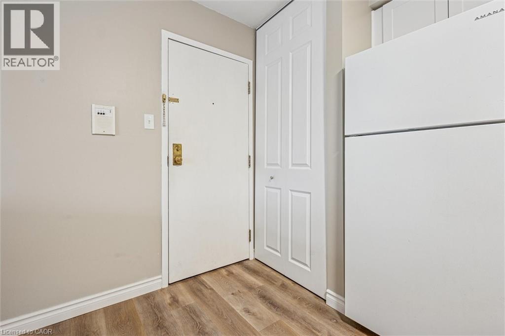 321 Northlake Drive Unit# 6, Waterloo, Ontario  N2V 1Z1 - Photo 6 - 40787552