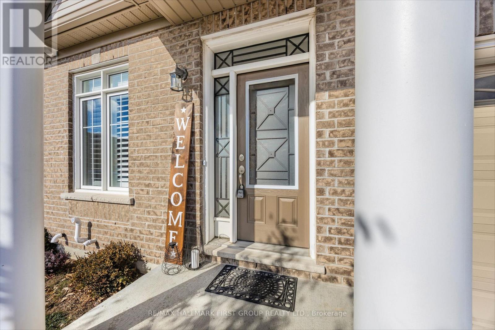 43 Washburn Path, Clarington, Ontario  L1E 0J7 - Photo 4 - E12534304