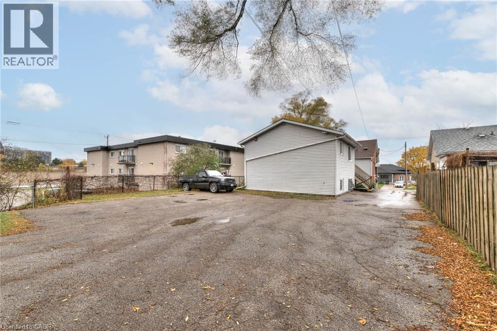 839 Stirling Avenue S Unit# 1, Kitchener, Ontario  N2L 2M6 - Photo 2 - 40785603