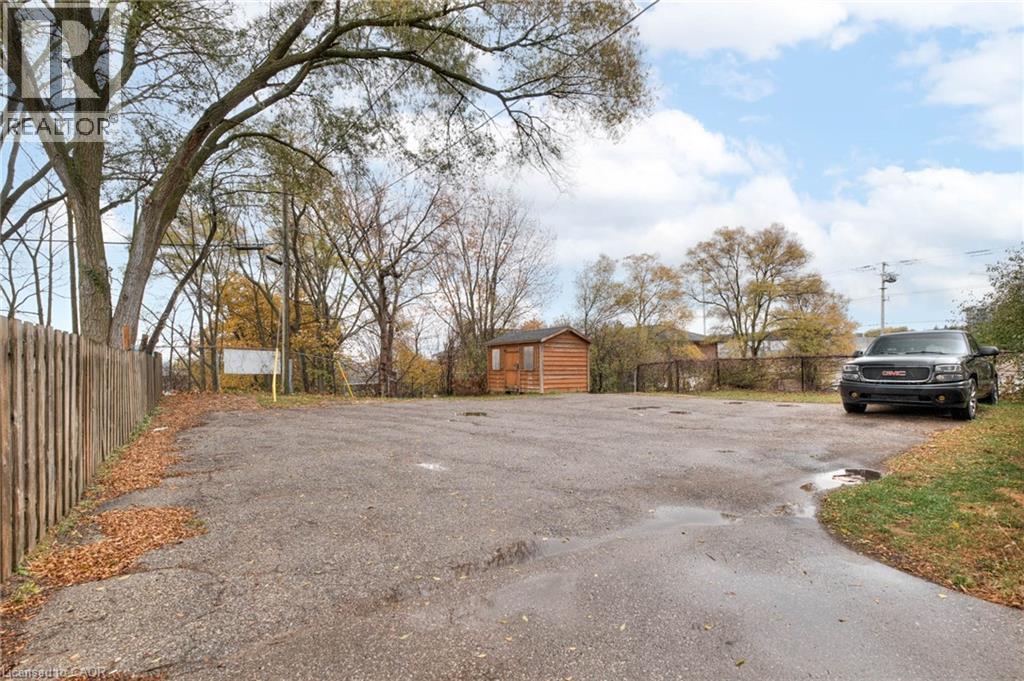 839 Stirling Avenue S Unit# 1, Kitchener, Ontario  N2L 2M6 - Photo 3 - 40785603