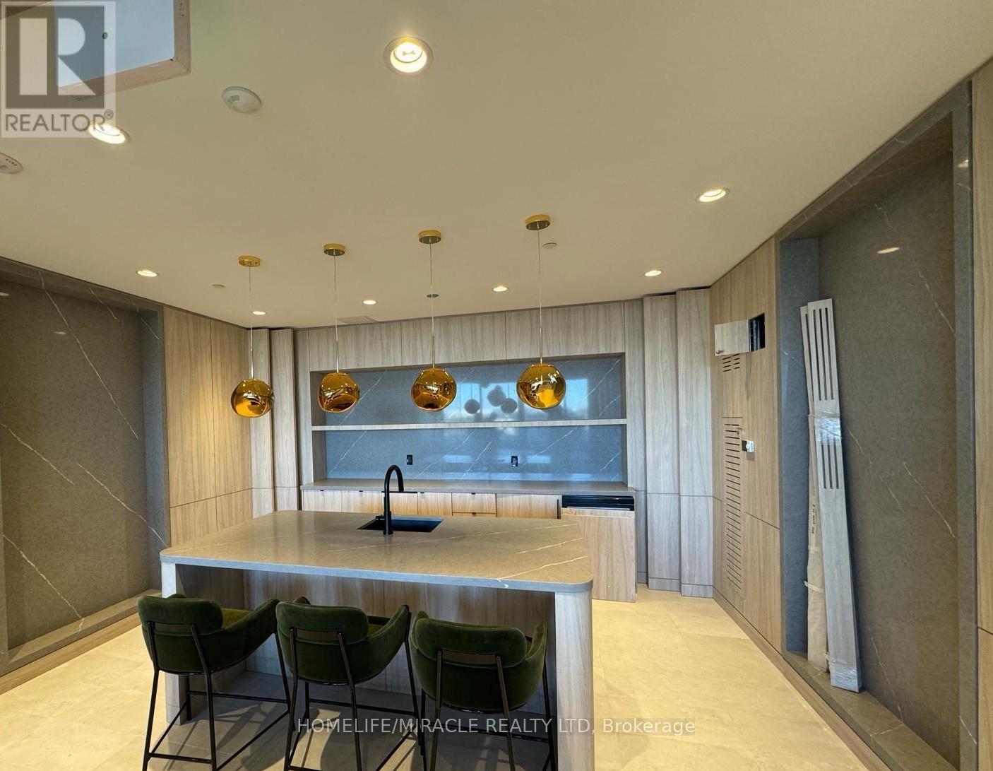 920 - 15 Skyridge Drive, Brampton, Ontario  L6P 4S3 - Photo 8 - W12533658