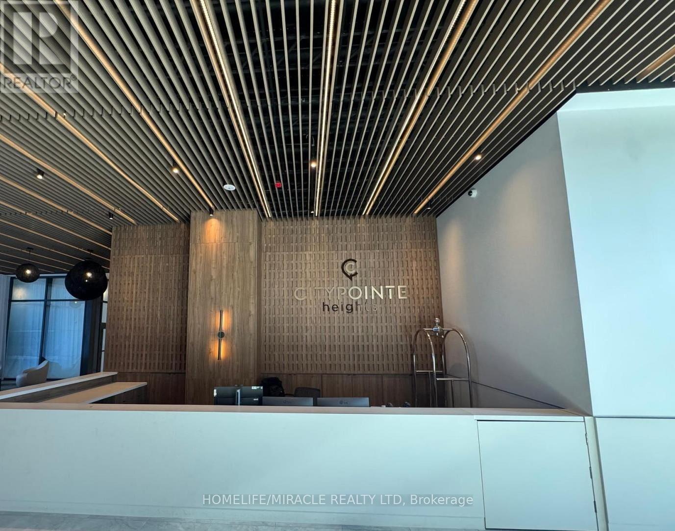 920 - 15 Skyridge Drive, Brampton, Ontario  L6P 4S3 - Photo 2 - W12533658