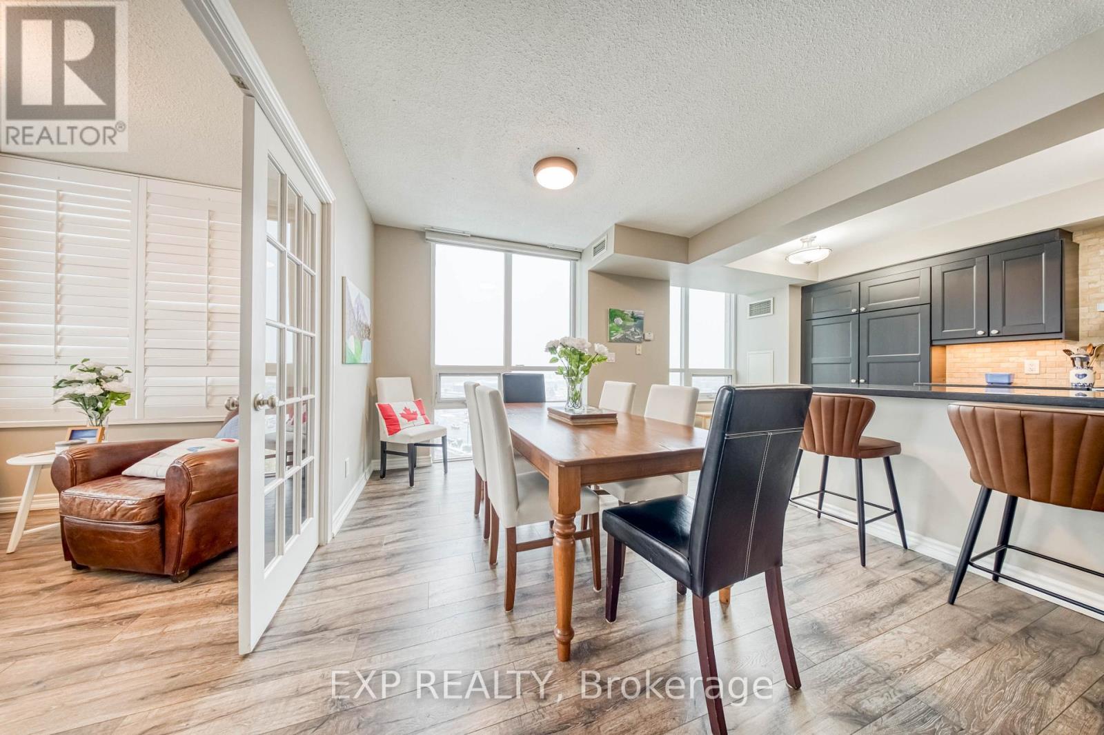 806 - 100 Promenade Circle, Vaughan, Ontario  L4J 7W7 - Photo 12 - N12534252