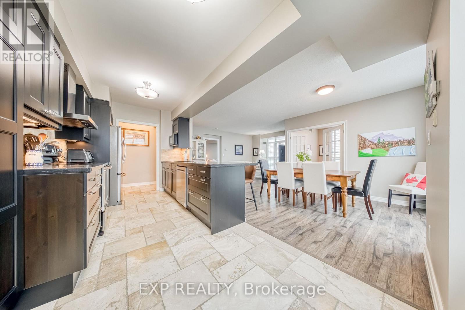 806 - 100 Promenade Circle, Vaughan, Ontario  L4J 7W7 - Photo 8 - N12534252