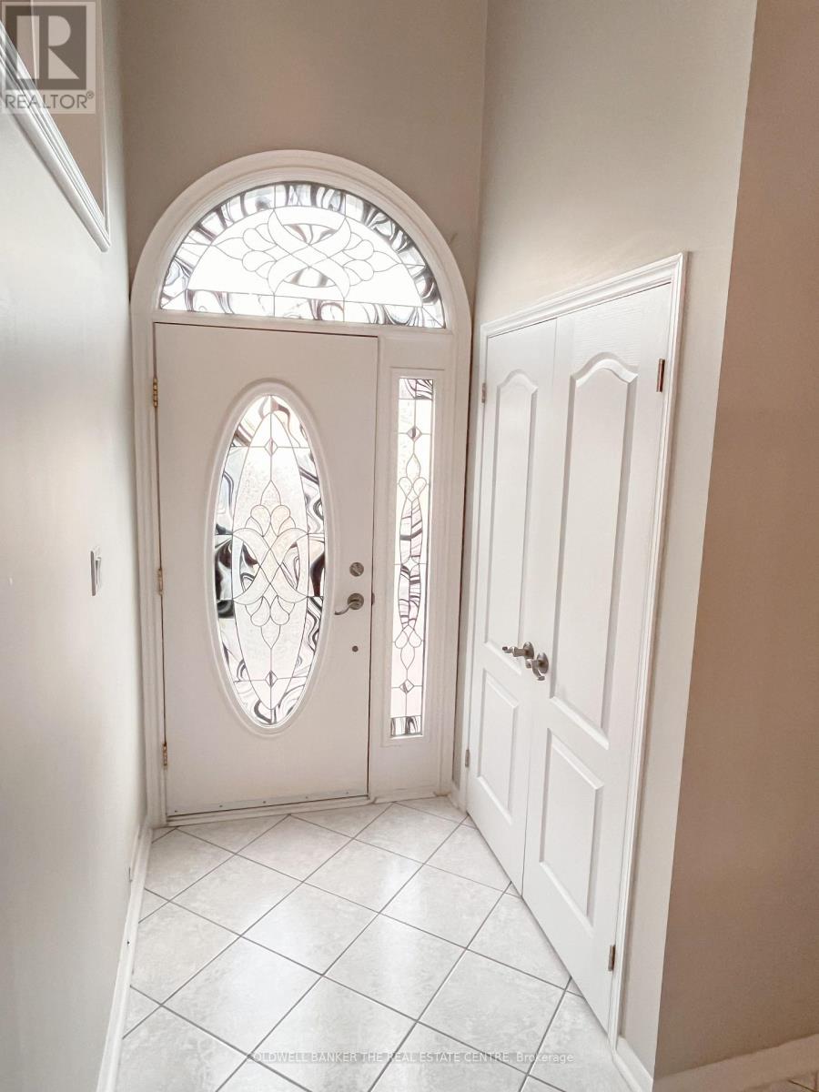 4 Wood Crescent, Bradford West Gwillimbury (Bradford), Ontario  L3Z 2G2 - Photo 4 - N12534262