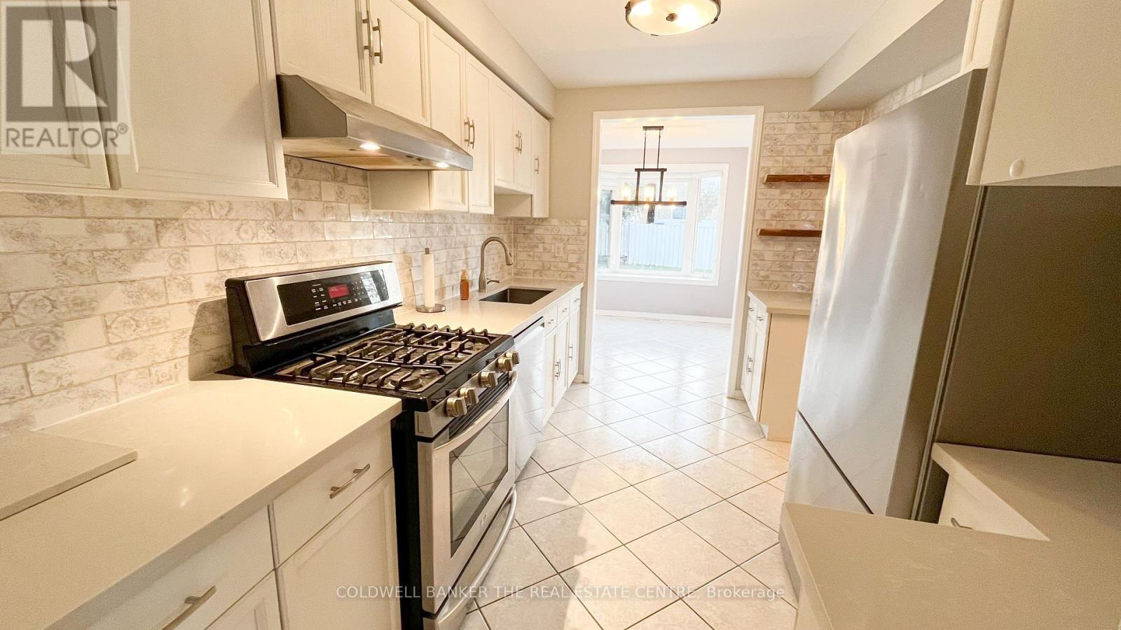 4 Wood Crescent, Bradford West Gwillimbury (Bradford), Ontario  L3Z 2G2 - Photo 8 - N12534262