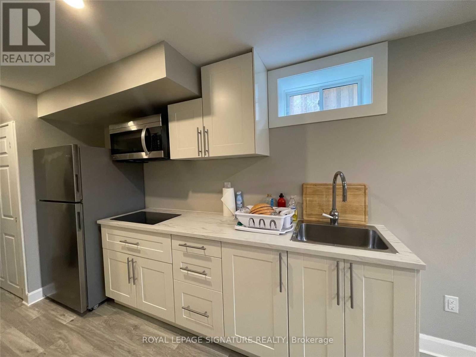 174 Wagner Crescent, Essa, Ontario  L0M 1B6 - Photo 3 - N12534294