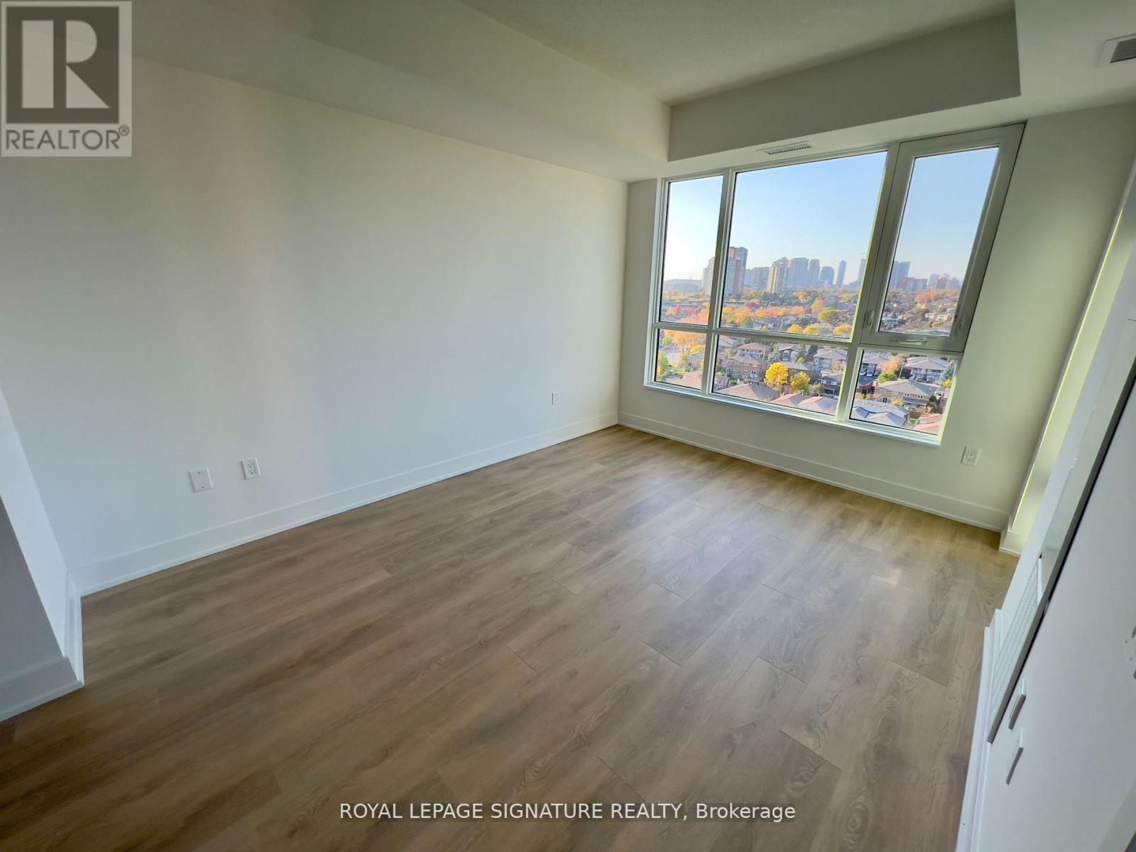 1407 - 202 Burnhamthorpe Road E, Mississauga, Ontario  L5A 0B2 - Photo 7 - W12534256