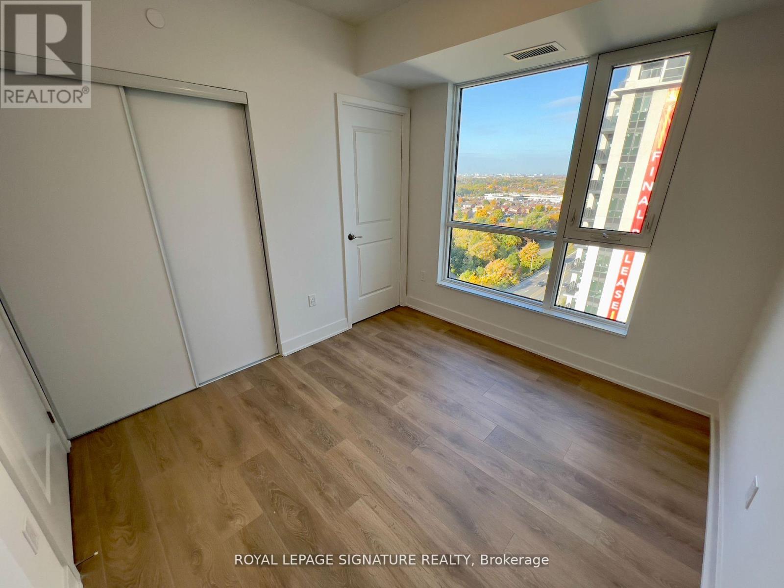 1407 - 202 Burnhamthorpe Road E, Mississauga, Ontario  L5A 0B2 - Photo 9 - W12534256