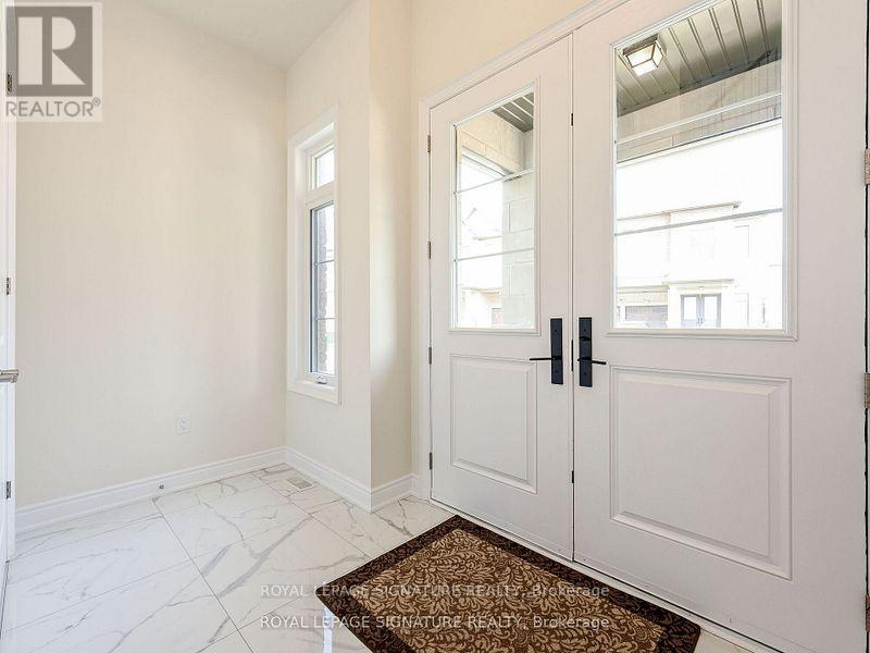 3448 Mosley Gate, Oakville, Ontario  L6H 7C6 - Photo 3 - W12534266