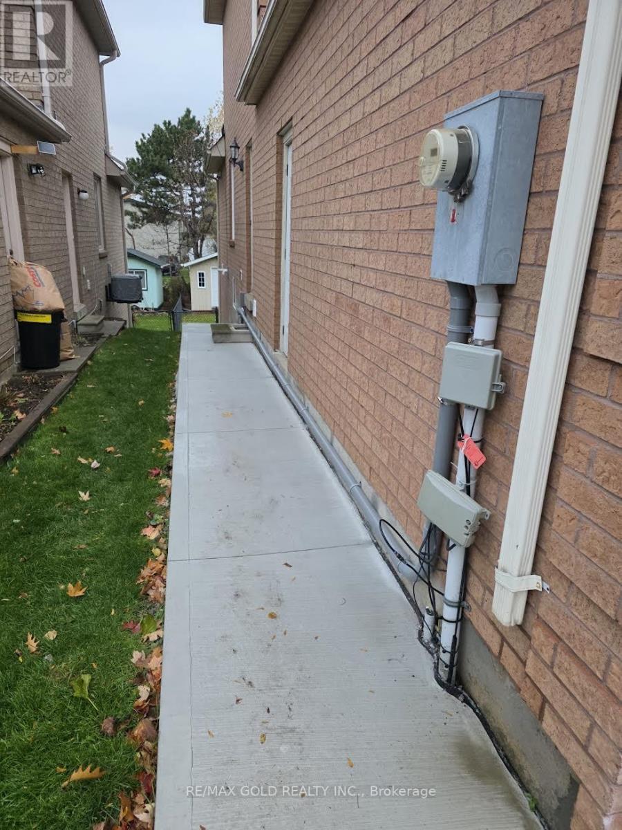 26 - 62 Davis Crescent, Halton Hills, Ontario  L7G 5P3 - Photo 3 - W12534282