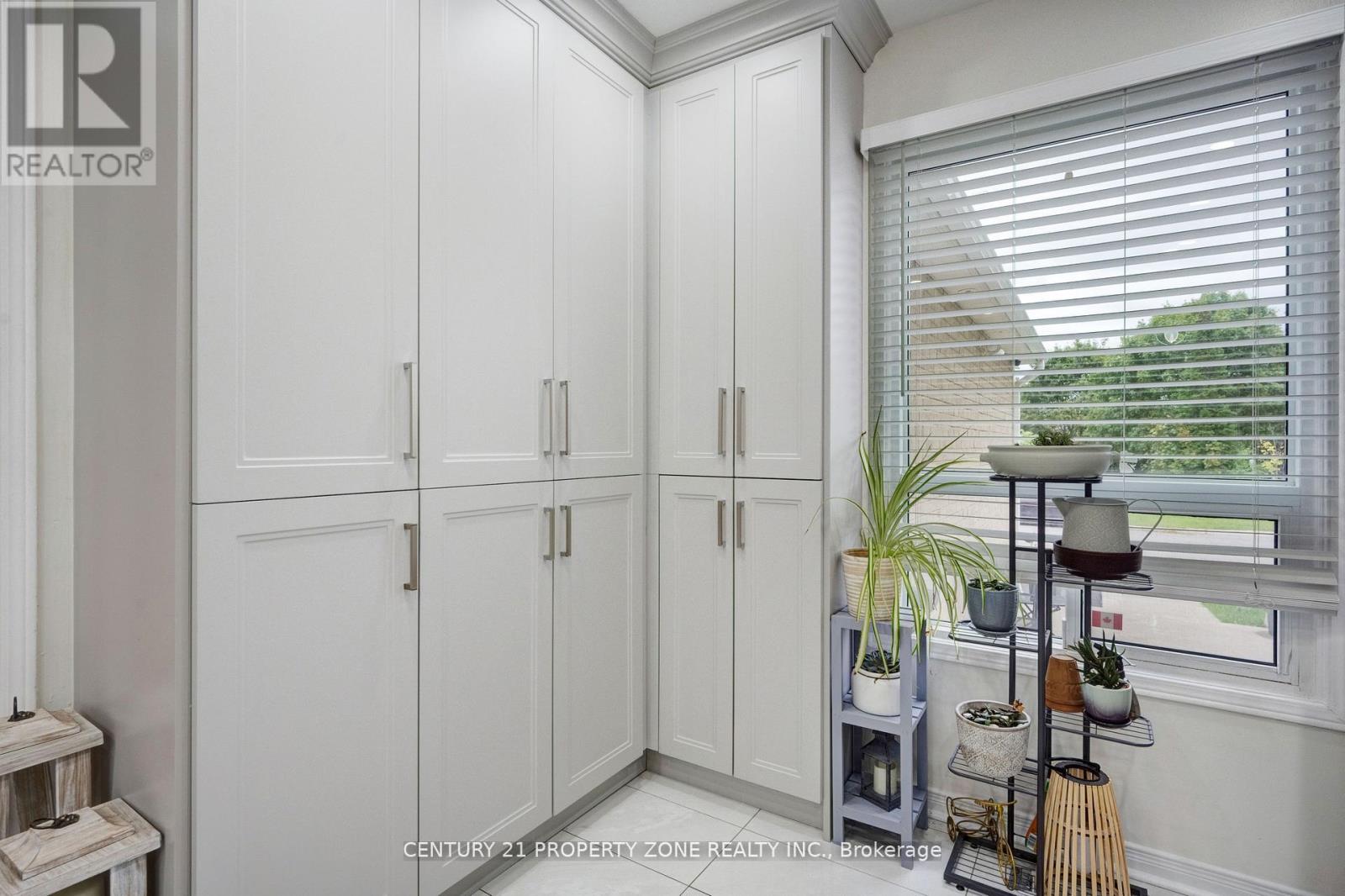 2 Cortez Court, Brampton, Ontario  L6X 3Z4 - Photo 15 - W12534306