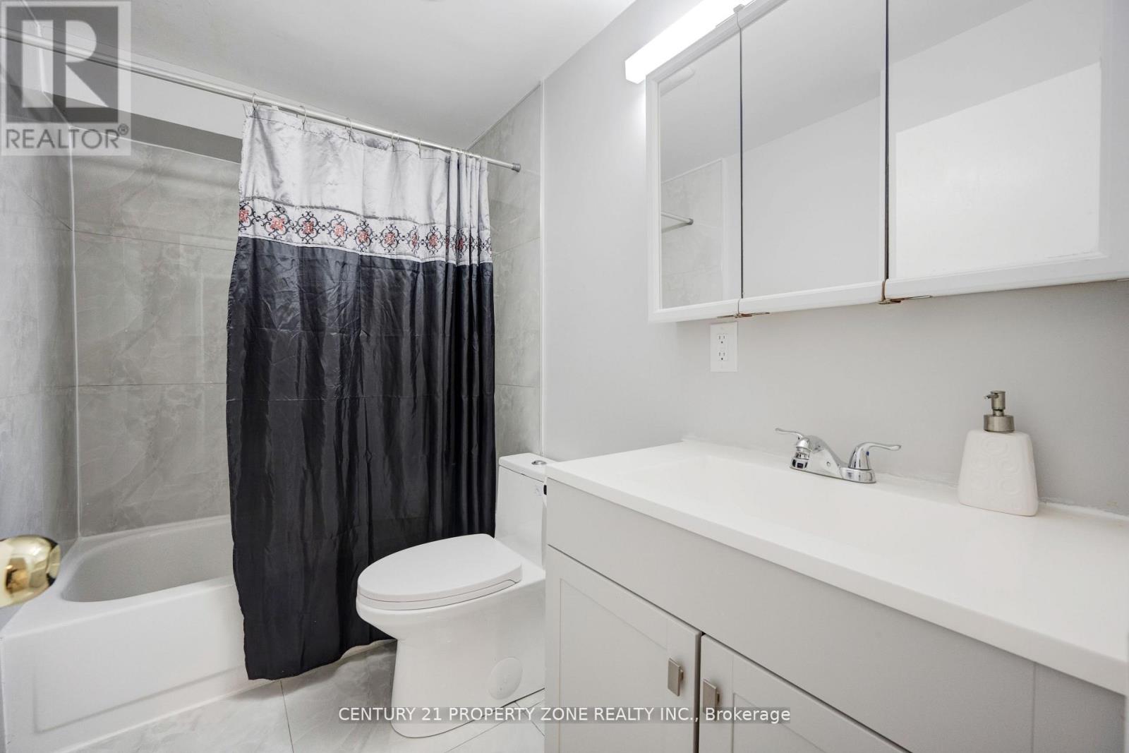 2 Cortez Court, Brampton, Ontario  L6X 3Z4 - Photo 31 - W12534306