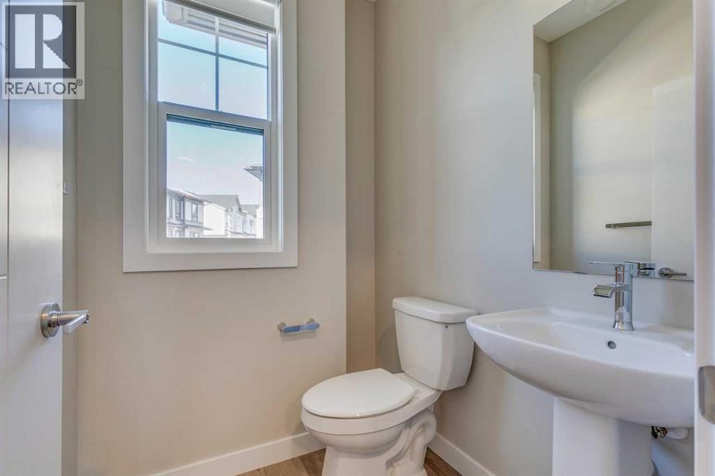 104, 285 Chelsea Court, Chestermere, Alberta  T1X 2W7 - Photo 7 - A2255553