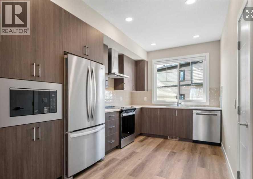 72, 285 Chelsea Court, Chestermere, Alberta  T1X 2W7 - Photo 5 - A2255989