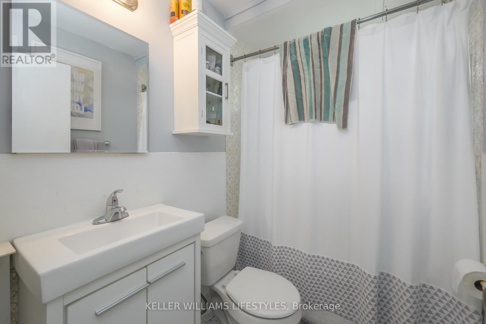 179 Devonshire Avenue, London South, Ontario N6C 2H9 - Photo 7 - X12534384