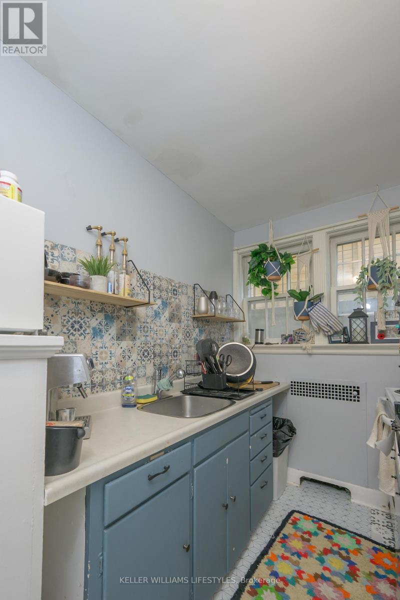 179 Devonshire Avenue, London South, Ontario N6C 2H9 - Photo 10 - X12534402