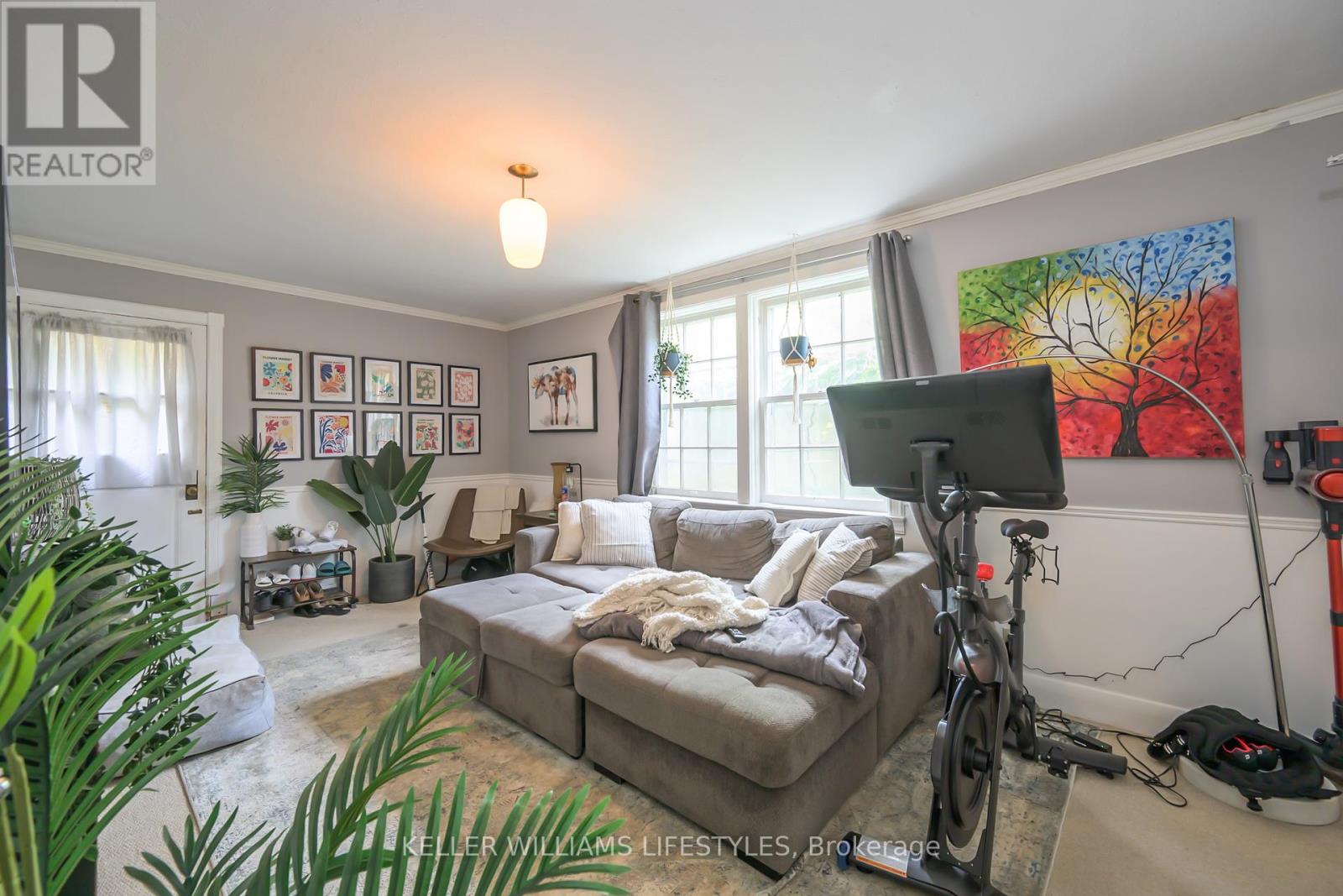 179 Devonshire Avenue, London South, Ontario N6C 2H9 - Photo 5 - X12534402