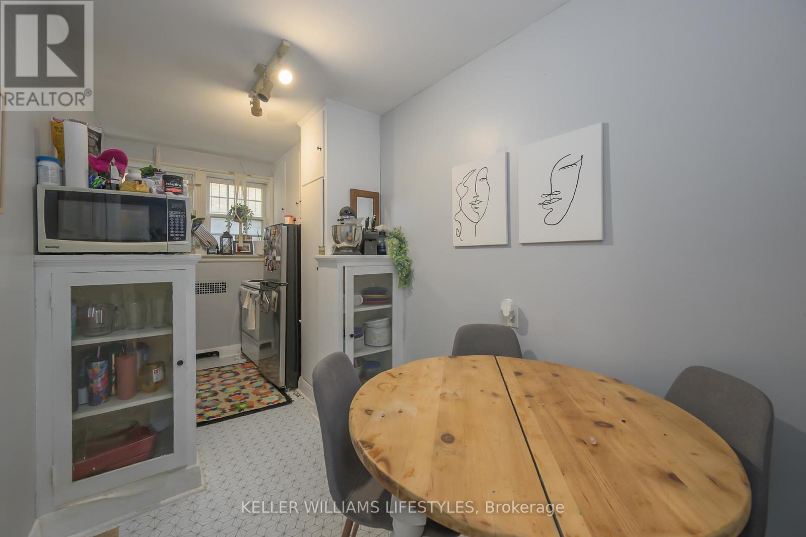 179 Devonshire Avenue, London South, Ontario N6C 2H9 - Photo 9 - X12534402