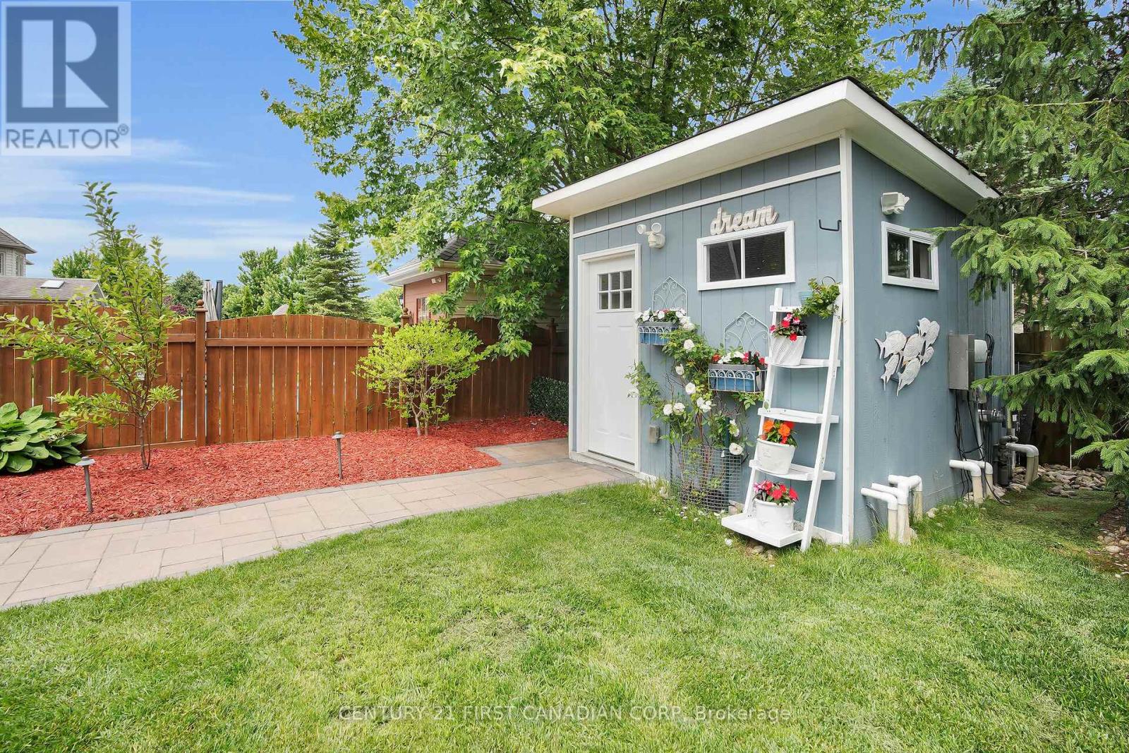 205 East Rivertrace Walk, London North, Ontario  N6G 5L1 - Photo 12 - X12534564