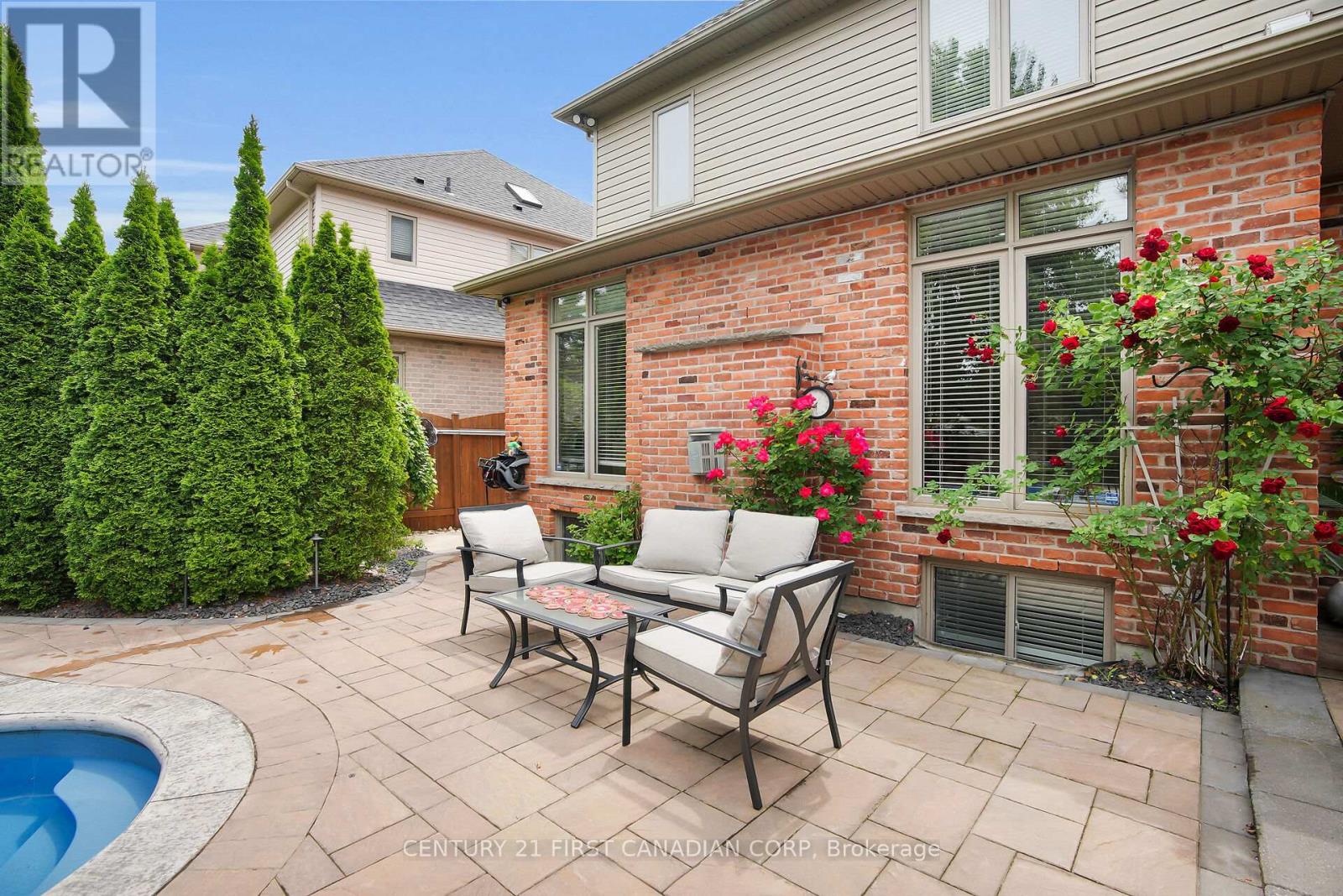 205 East Rivertrace Walk, London North, Ontario  N6G 5L1 - Photo 13 - X12534564