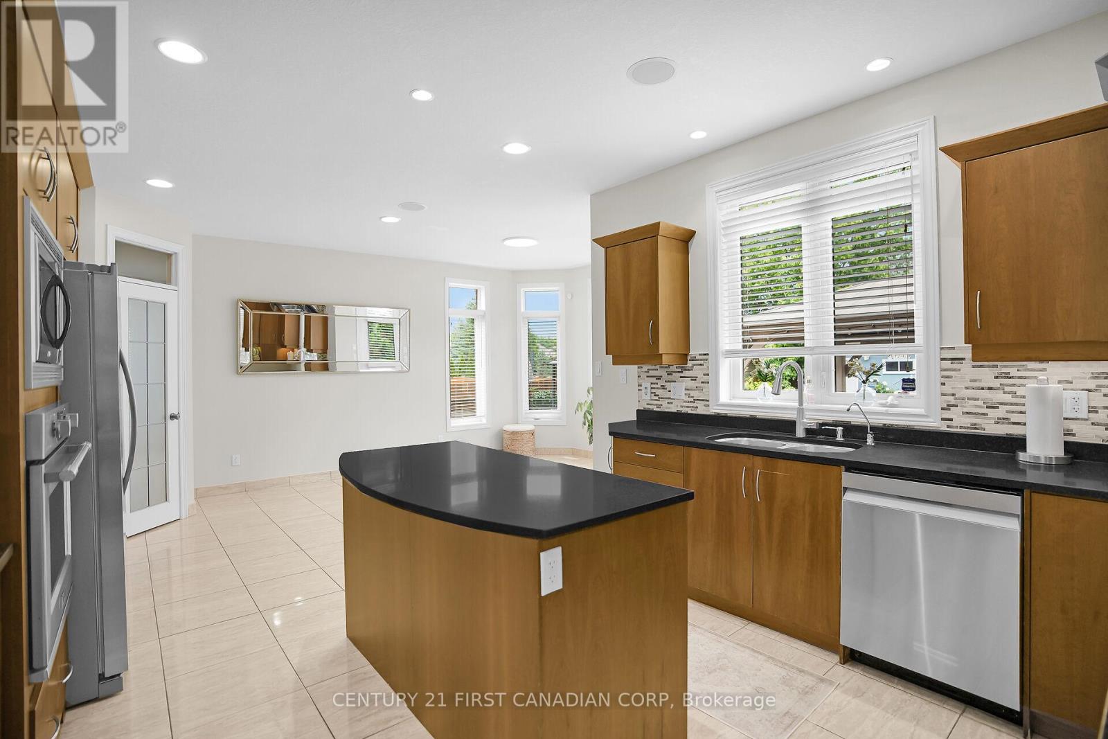 205 East Rivertrace Walk, London North, Ontario  N6G 5L1 - Photo 23 - X12534564